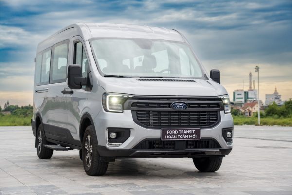 FORD TRANSIT 2024 TREND 16 CHỖ